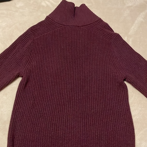 Men’s Merlot colored Banana Republic sweater - Picture 3 of 3